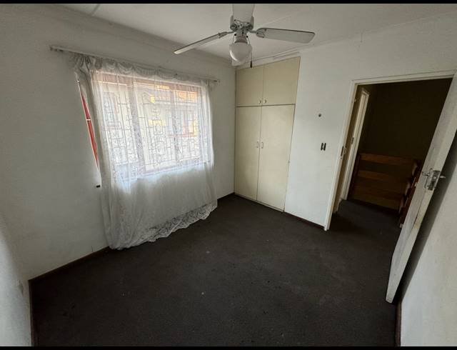3 BEDROOM APARTMENT FOR SALE IN ESSENWOOD